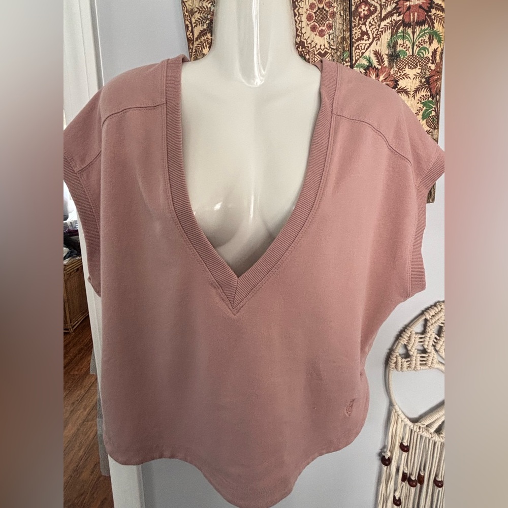 FREE PEOPLE MOVEMENT NWOT blush pink oversized with wide sleeves, layering